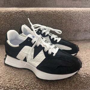 New Balance 327 Sneakers